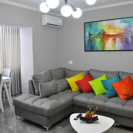 Urban Bazaar * 地拉那